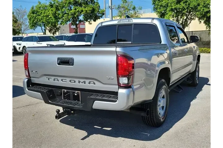 $30990 : Toyota Tacoma 2022 4x4 SR V6 image 6