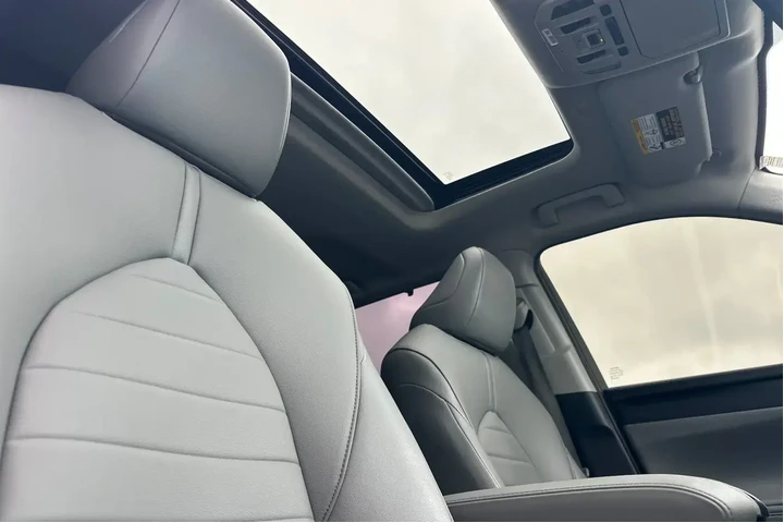 $35900 : Toyota Highlander Hybrid 202 image 9