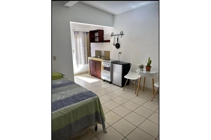 $1300 : Estudio en renta  - image 2