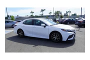 $25484 : 2021 Camry SE Sedan 4D thumbnail