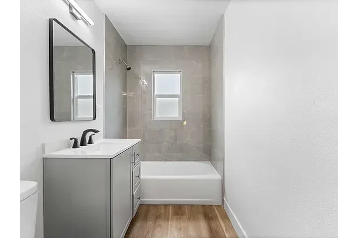 $1700 : W Jackman St, Lancaster, CA image 5