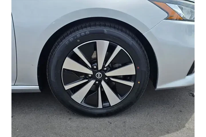 $16500 : Nissan Altima 2019 2.5 SL 4d image 8