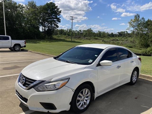 $8555 : 2016 Altima 2.5 S image 3