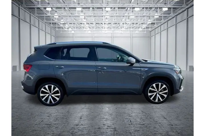 $16995 : Volkswagen Taos 2022 SE 4dr image 8