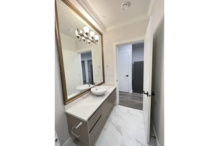 $800 : New with a View Rent Today 🎁 image 3