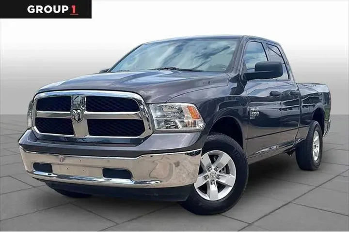 $27621 : Ram 1500 Classic 2024 4x4 SL image 1