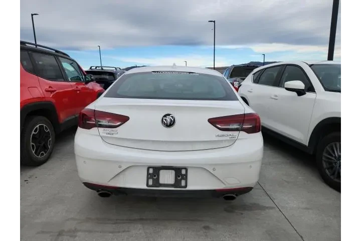 $22985 : Buick Regal Sportback 2019 A image 2