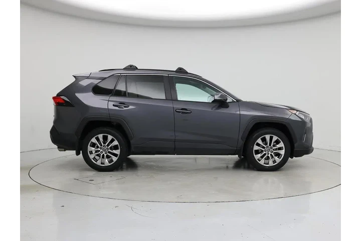 $25998 : Toyota RAV4 2020 XLE Premium image 7