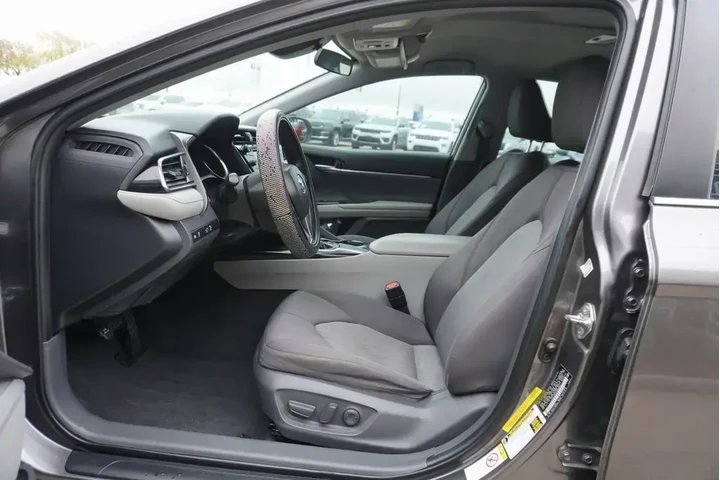 $18988 : Toyota Camry 2019 SE 4dr Sed image 7