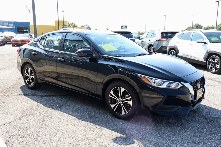 $17988 : 2023 Sentra SV image 3