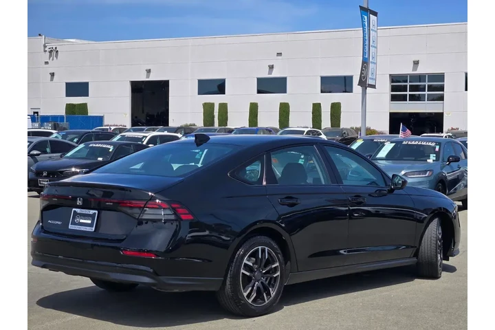 $27588 : Honda Accord 2025 SE 4dr Sed image 7