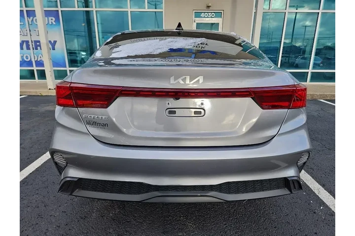 $16919 : Kia Forte 2023 LXS 4dr Sedan image 6