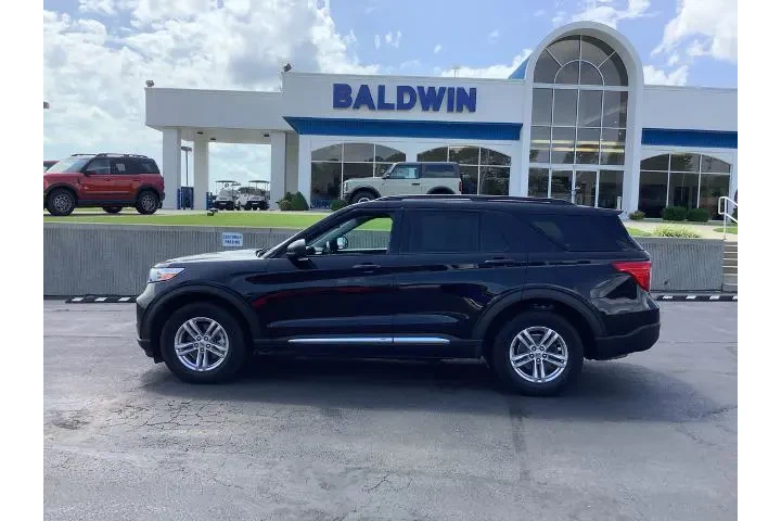 $35950 : Ford Explorer 2022 AWD XLT 4 image 4