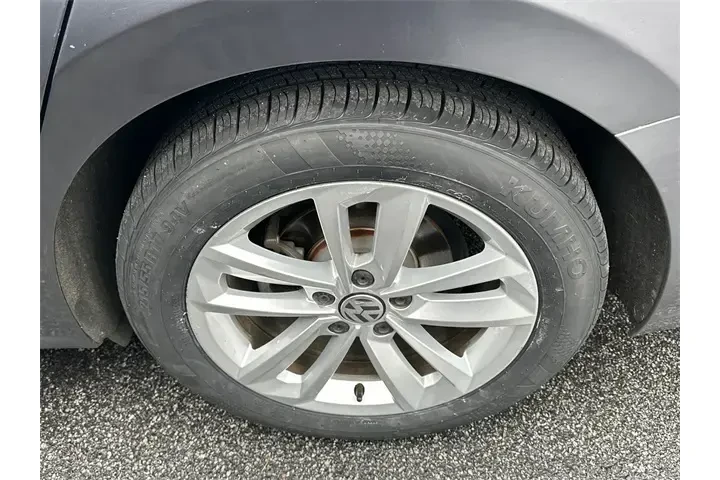 $10811 : Volkswagen Passat 2020 SE 4d image 4