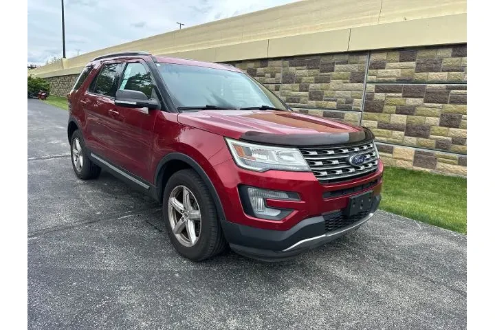 $16220 : Ford Explorer 2017 AWD XLT 4 image 2