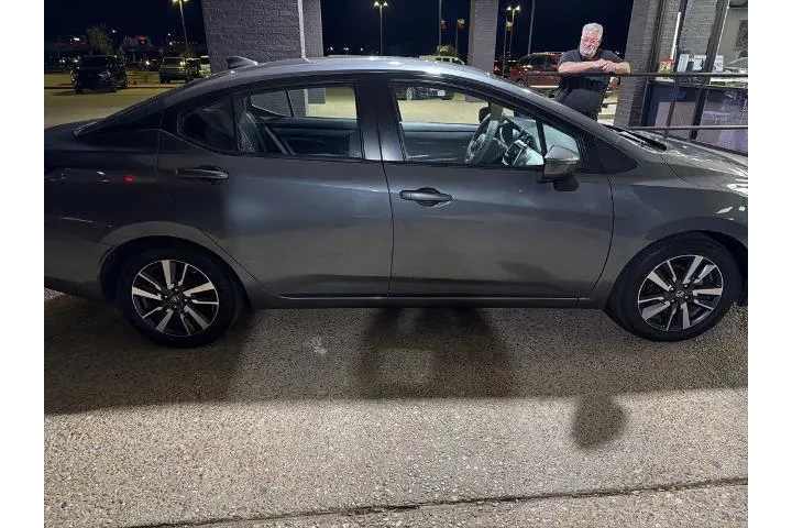 $11260 : Nissan Versa 2021 SV 4dr Sed image 4
