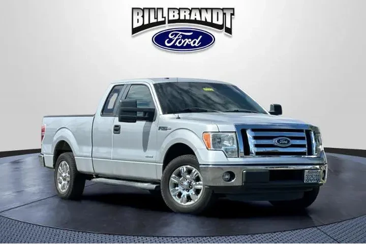 $17995 : Ford F-150 2011 4x2 XLT 4dr image 1