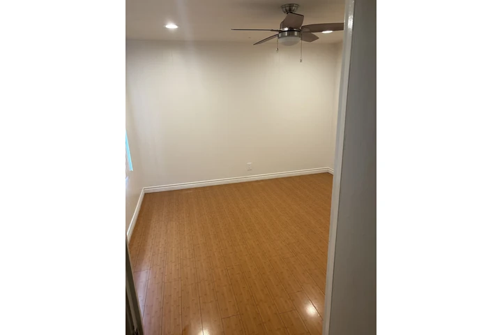 $1200 : Rento recamara image 1