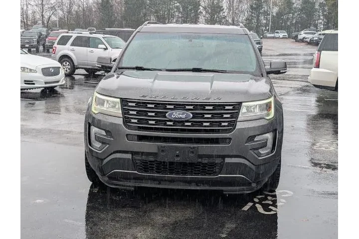 $12000 : Ford Explorer 2017 XLT 4dr S image 3