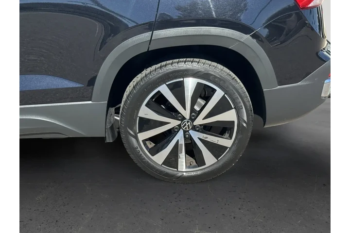 Volkswagen Taos 2024 SE 4dr image 8