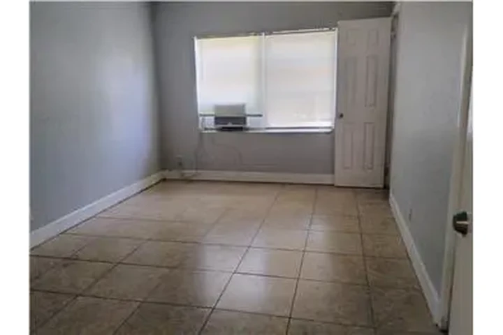 $1375 : Rental property with 1 bedro image 4