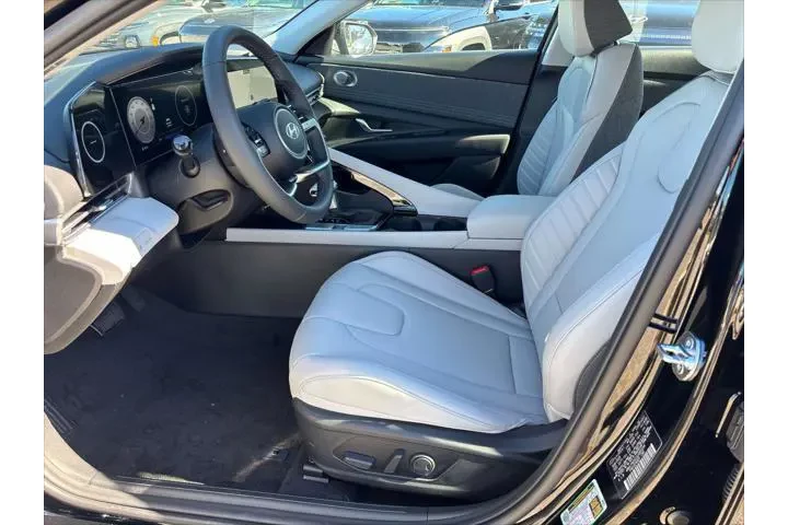 $26185 : Hyundai ELANTRA 2025 Limited image 4
