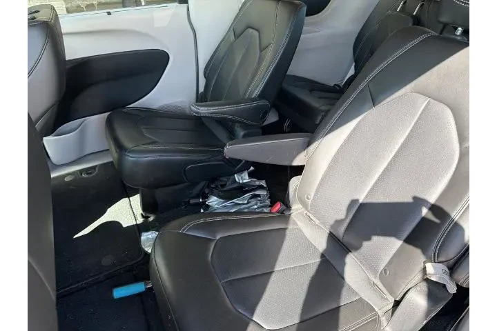 $26339 : Chrysler Pacifica 2023 Touri image 6