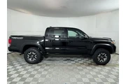 $26500 : Toyota Tacoma 2017 4x4 TRD P thumbnail