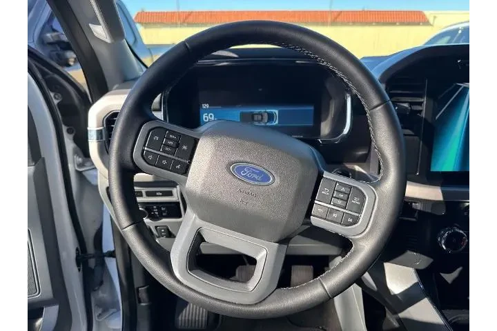 $39367 : Ford F-150 Lightning 2023 AW image 6