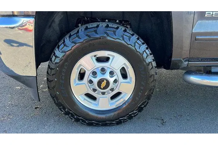 $33984 : Chevrolet Silverado 2500HD 2 image 10