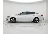 $17998 : Nissan Altima 2021 2.5 SV 4d thumbnail