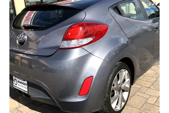 $9990 : 2017 Veloster Base 6AT image 2