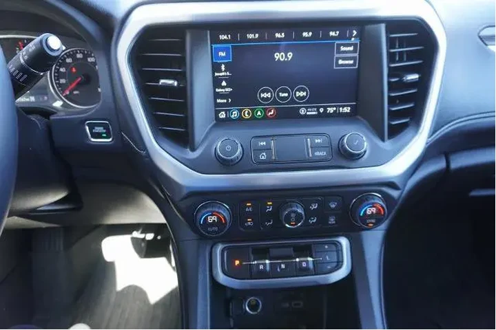 $33988 : GMC Acadia 2023 4x4 SLT 4dr image 8