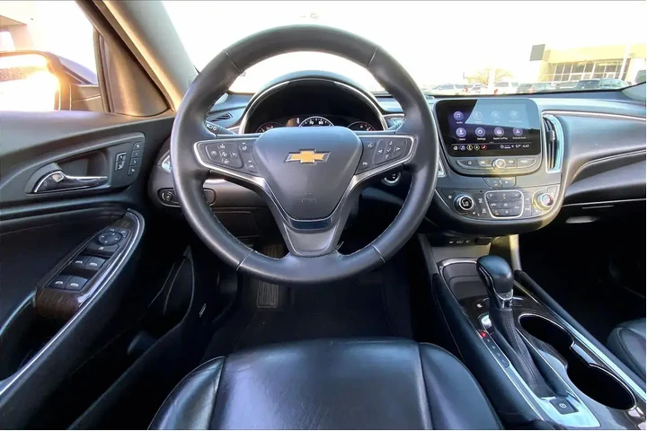 $21677 : Chevrolet Malibu 2024 LT 4dr image 6