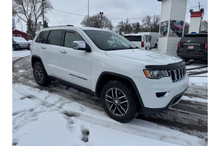 $14990 : 2017 Grand Cherokee Limited image 5