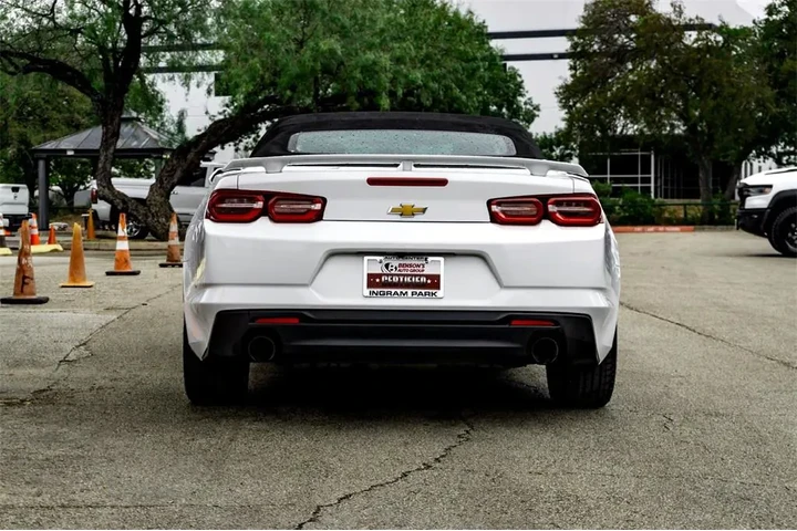 $24999 : Chevrolet Camaro 2023 LT 2dr image 6