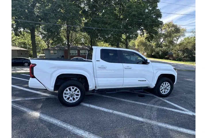 $39999 : 2025 Tacoma SR5 image 10