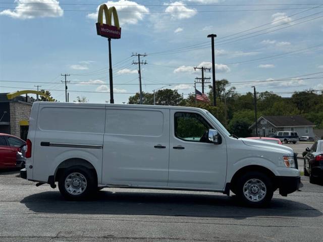 $16495 : 2019 NV 2500 HD SV image 7