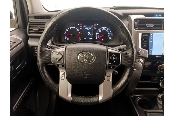 $39998 : Toyota 4Runner 2024 4x4 SR5 image 10