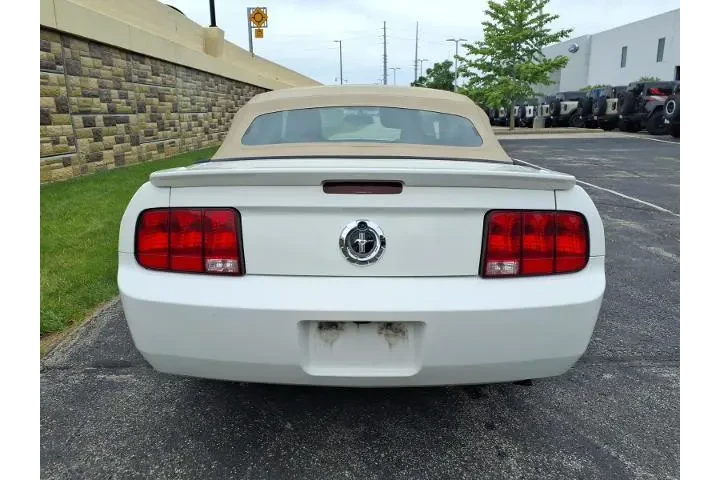 $6723 : Ford Mustang 2008 V6 Deluxe image 9