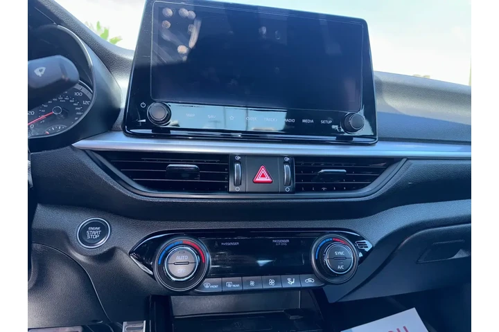 $21999 : Kia Forte 2023 GT-Line 4dr S image 9