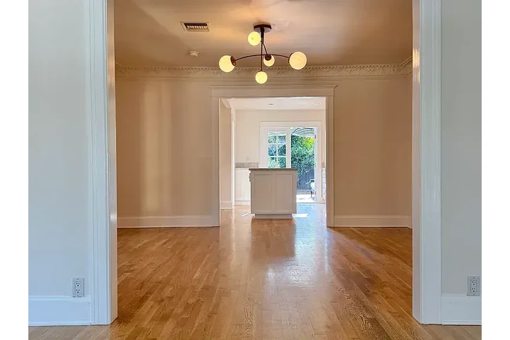 $2800 : 3bed available for rent image 8