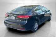 $7795 : Kia Forte 2017 LX 4dr Sedan thumbnail