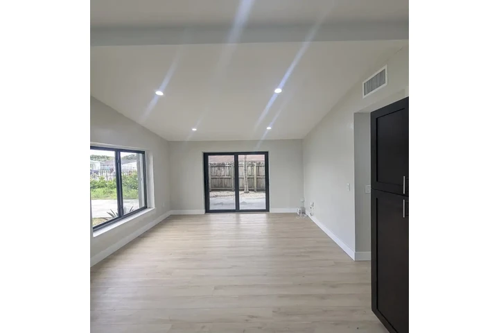 $1700 : 3 dormitorios y 1 baño H image 5