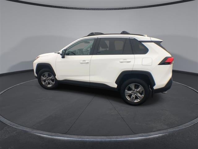 $31000 : PRE-OWNED 2022 TOYOTA RAV4 XLE image 6