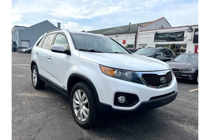 $7495 : 2011 Sorento LX image 4
