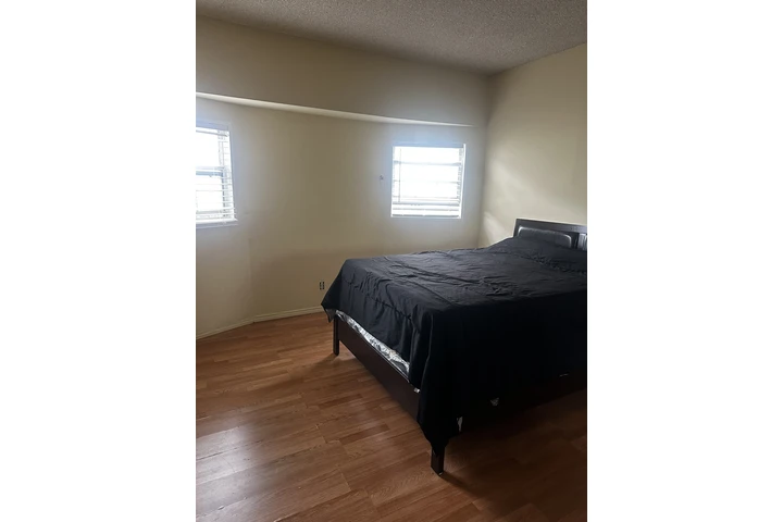 $900 : Se renta recámara image 2