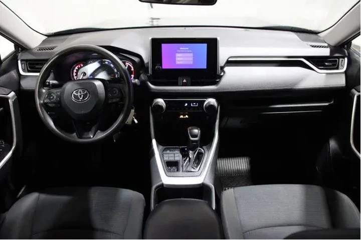 $29998 : Toyota RAV4 2023 AWD LE 4dr image 2