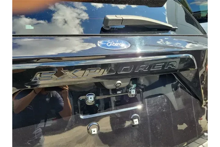 $29990 : Ford Explorer 2022 ST-Line 4 image 5