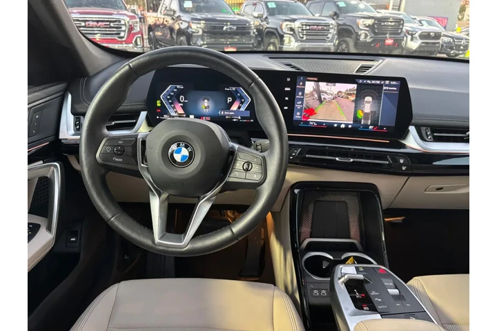 2025 BMW X1 xDrive28i image 8